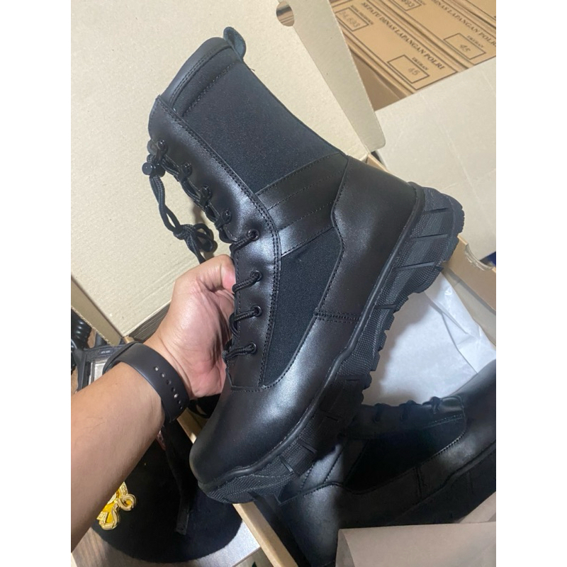 Sepatu PDL Dalmas Jatah Polri