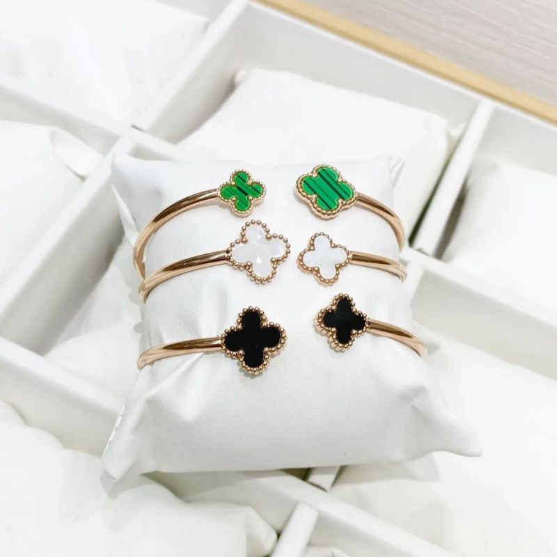Gelang tangan titanium bangle tinju bunga vc clover