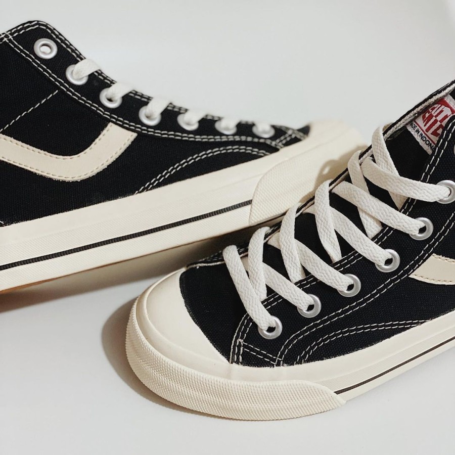 VENTELA PUBLIC Sepatu Sekolah Hitam Putih