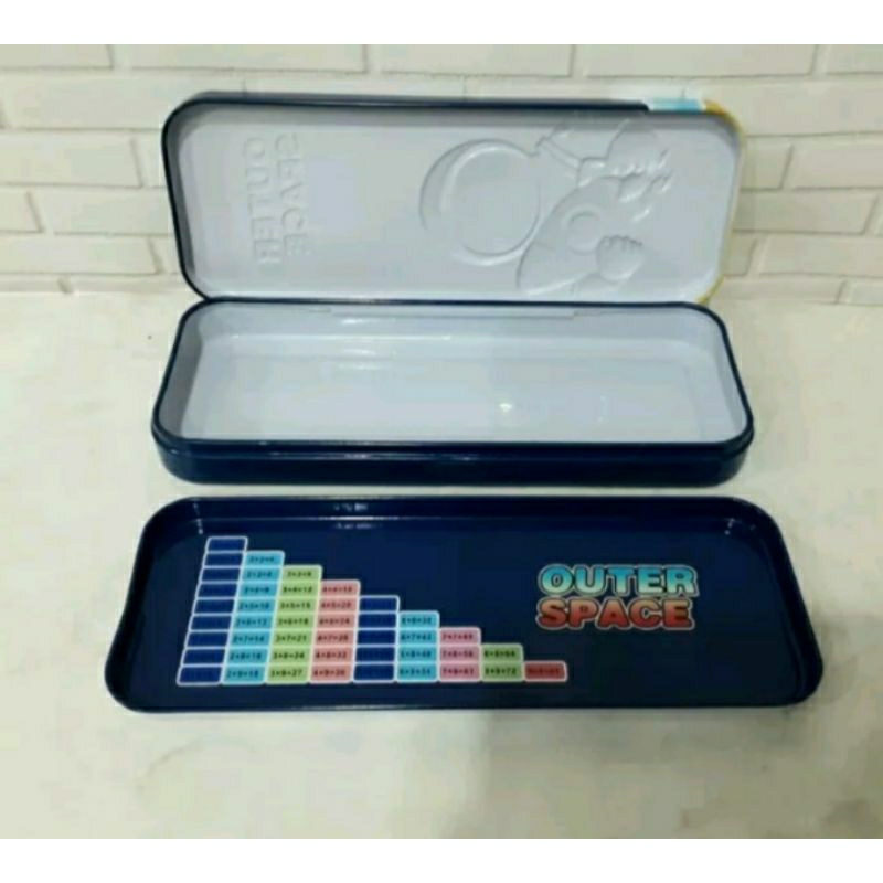 

Kotak Pensil Seng Outer space/Pencil Case/Kotak Pencil Seng Astronot