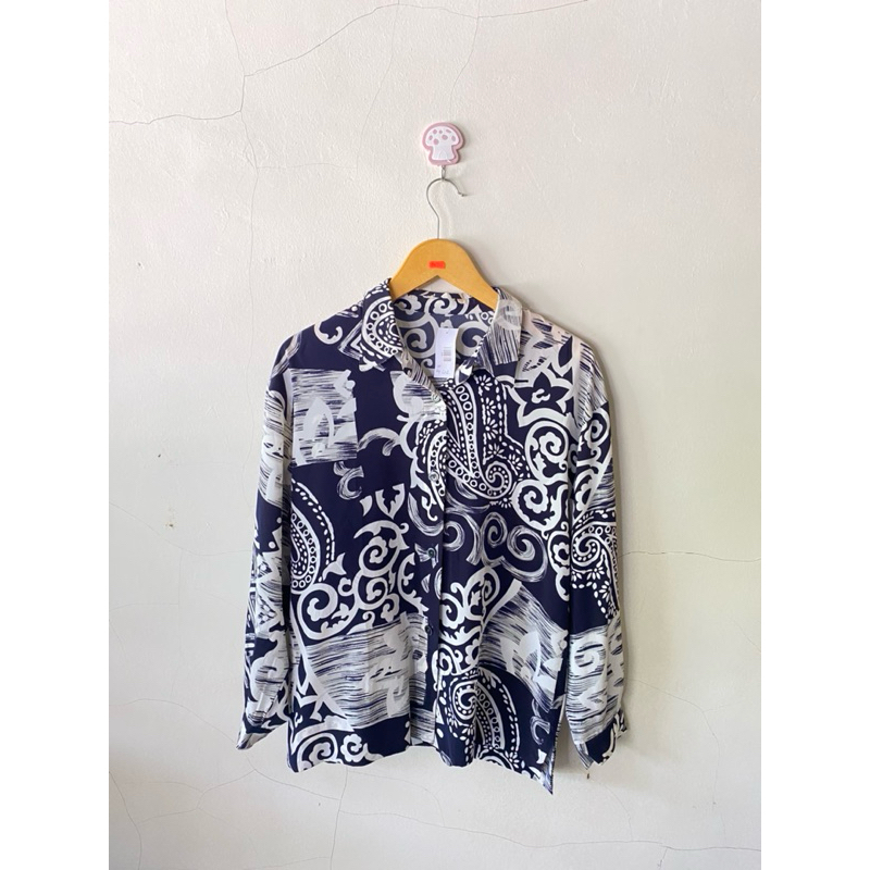 Kemeja motif vintage second preloved