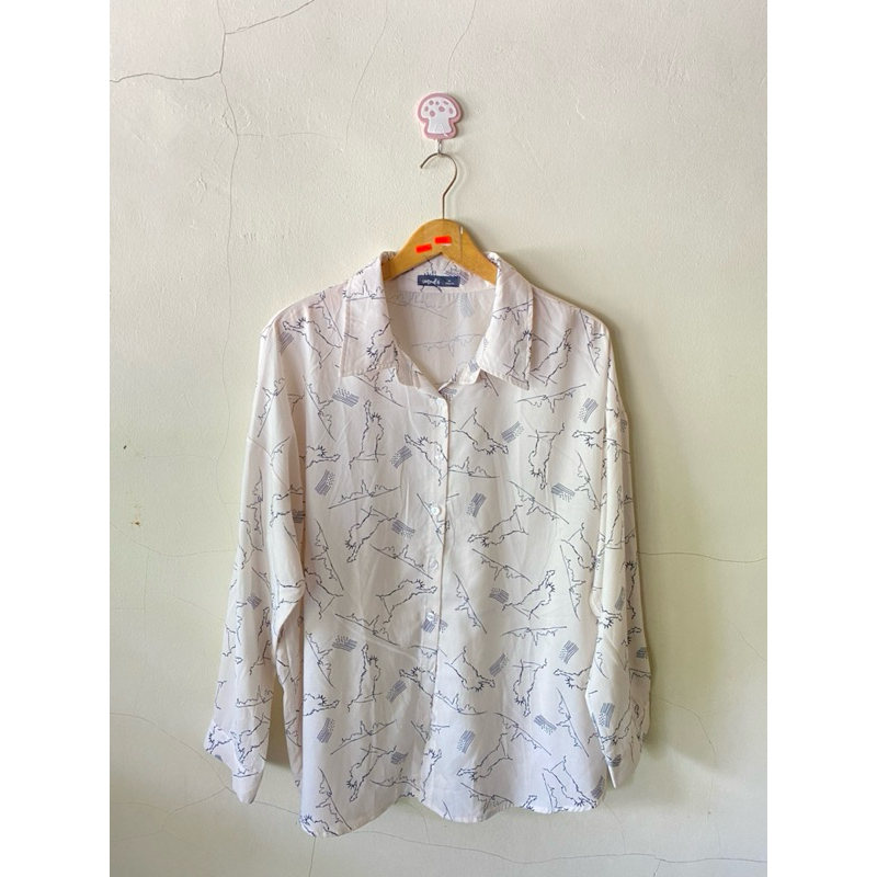 Kemeja putih motif second preloved