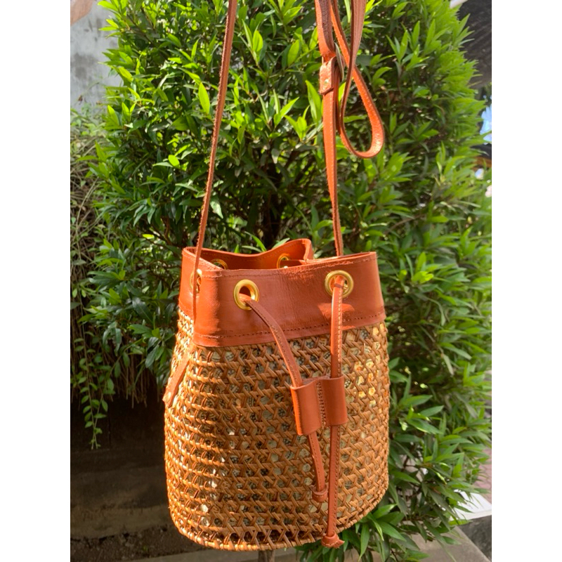 Tas Anyaman Rotan Ate Slempang Jaring Bali