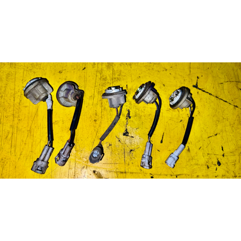 Soket / Fitting Lampu Sein Vespa LX S LXV Non facelift