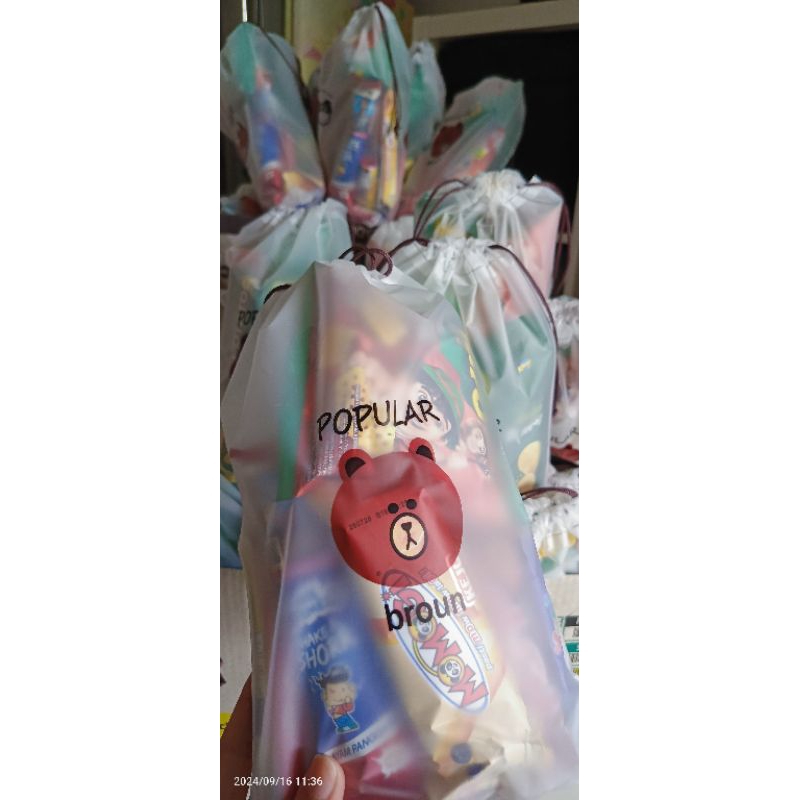 

Hampers Birthday, Bingkisan Ulang Tahun, Bingkisan Ultah, Bingkisan Birthday Party, Bingkisan Snacks