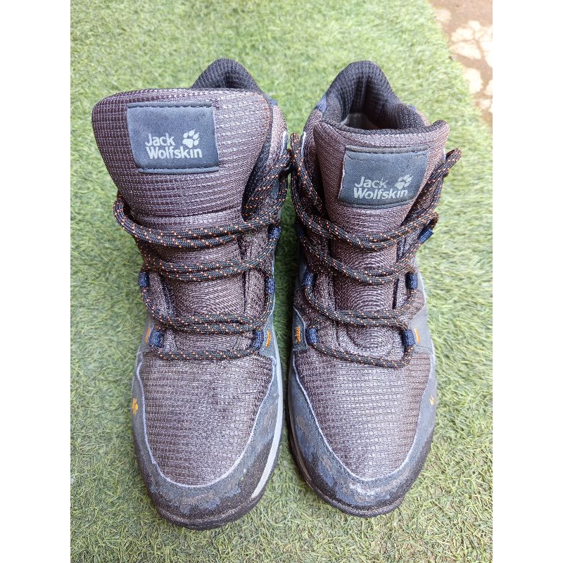 Sepatu gunung jack wolfskin