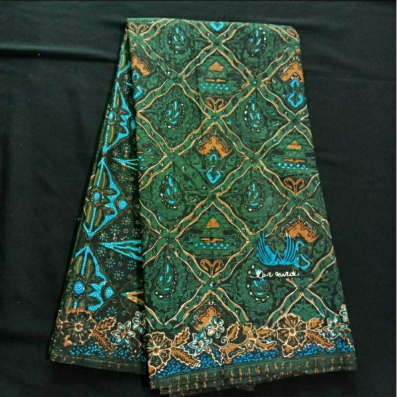 Lar Gurda Sarung Batik Seri granit