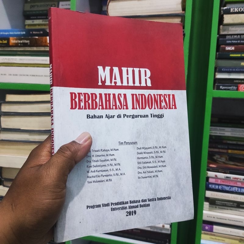 (ORI) buku mahir bahasa Indonesia bahan ajar di perguruan tinggi