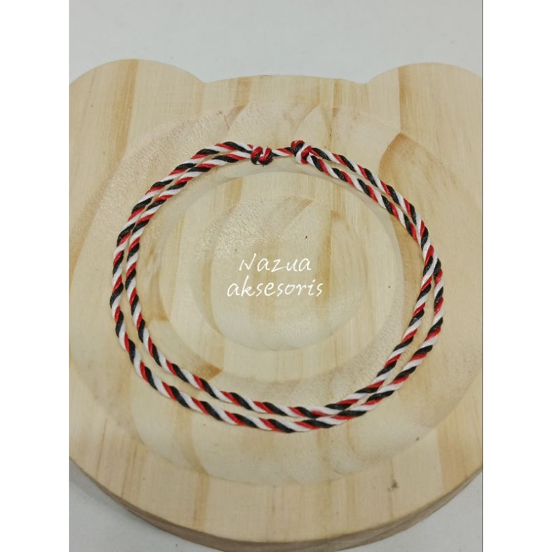 Gelang Tridatu 3warna benang merah,putih dan hitam