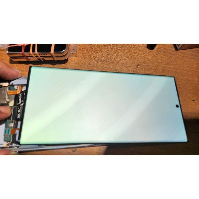 samsung lcd s22 ultra minus