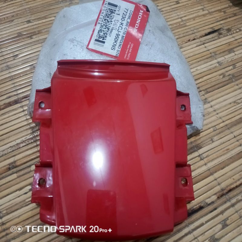 COVER TAIL PAD SAMBUNGAN BODY TIGER 2000 MERAH ORIGINAL AHM