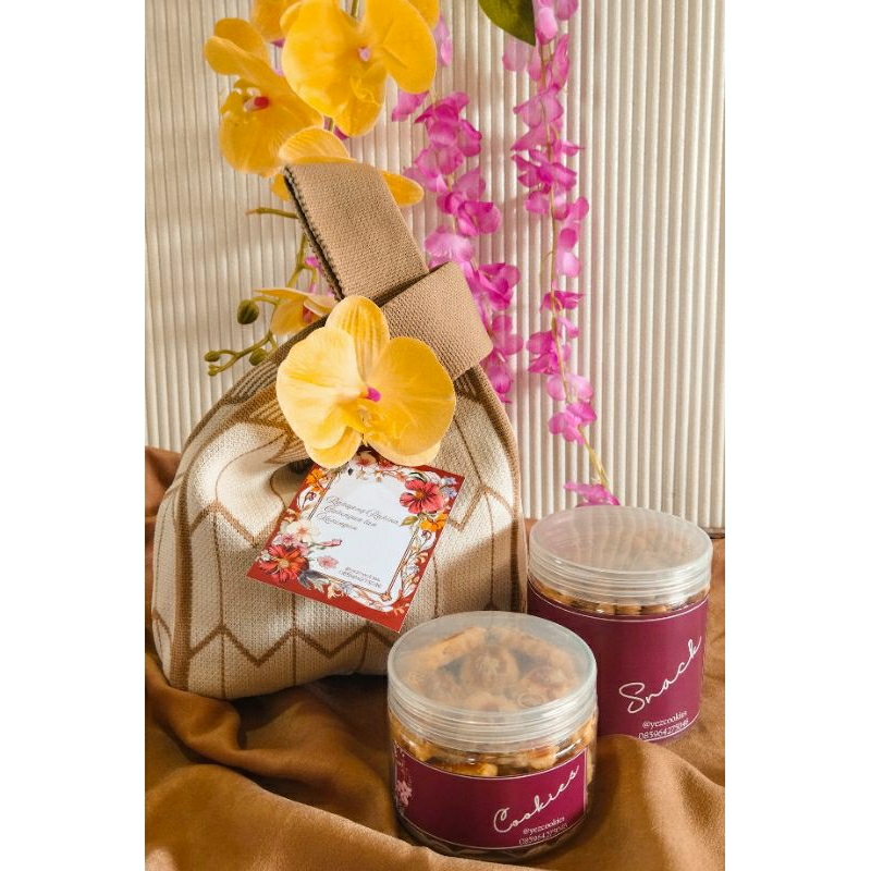 

Knit Bag Hampers/Hampers Galungan/Hampers Galungan dan Kuningan/Parcel Galungan