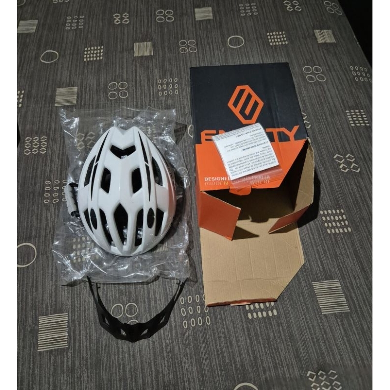 helm sepeda entity CH15