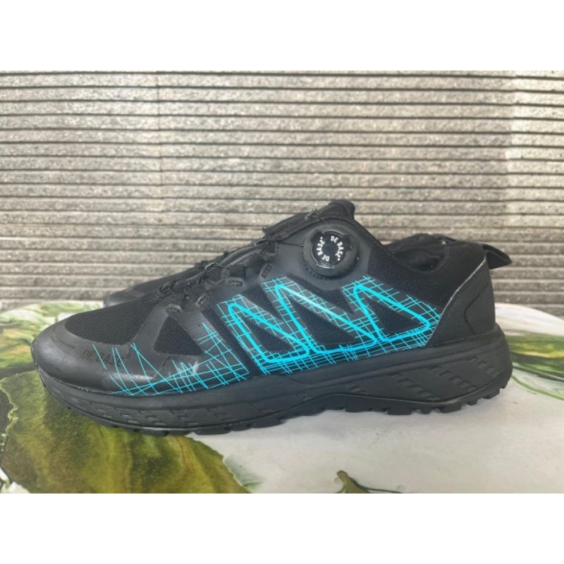 Sepatu Trail Running De Base