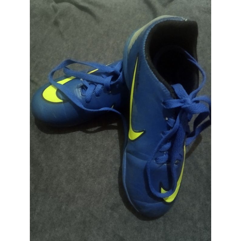 sepatu bola anak sd