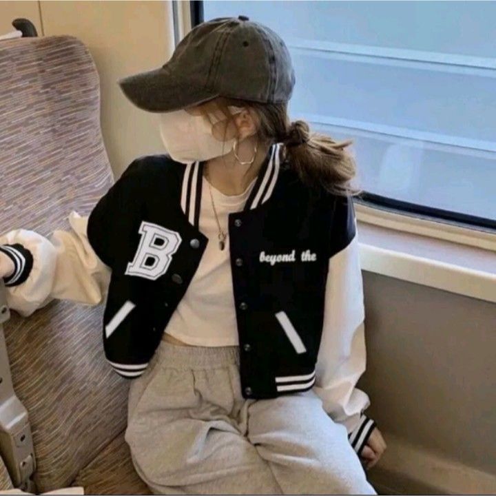 HOT SALE JACKET VARSITY BEYOND CROPE JACKET WANITA BASEBALL