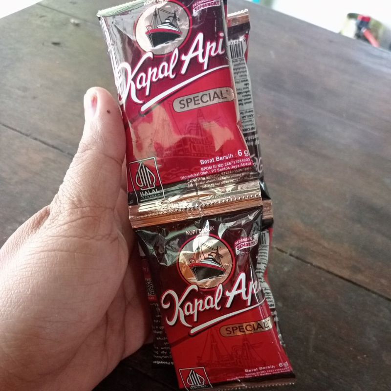 

kapal api mini spesial