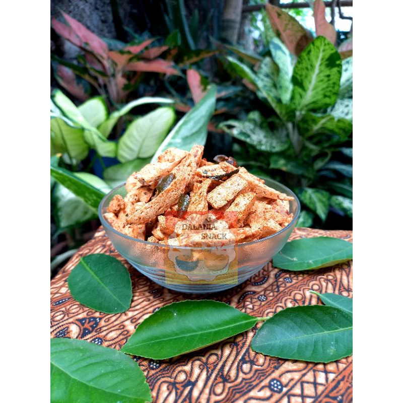 

Dalania Snack Basreng Pedas Daun Jeruk 250 gr / Basreng Pedas Renyah dan Enak / Basreng Daun Jeruk