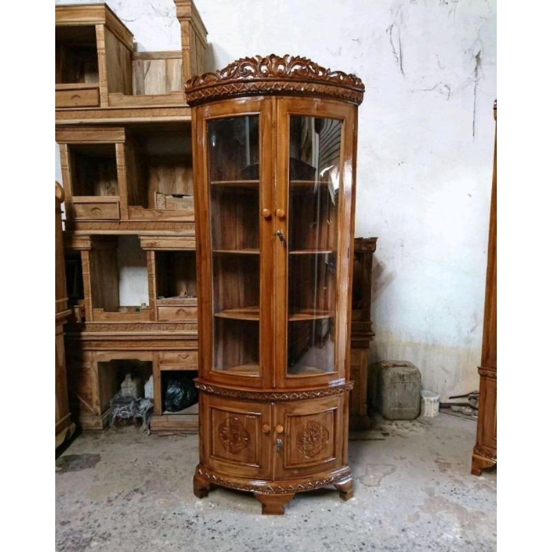 lemari hias sudut kayu jati/lemari pojok kayu jati