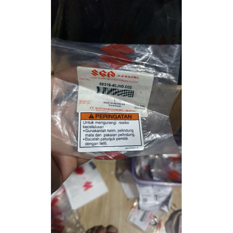 label general warning stiker sticker peringatan gunakan helm petunjuk pemilik kendaraan motor suzuki
