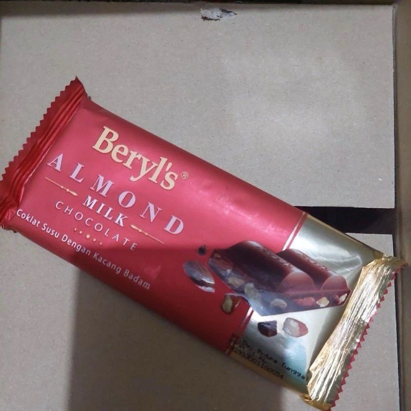 

Beryls Bar Chocolate 90g Almond milk, Almond dark, Premium Cokelat coklat import Malaysia Halal beryl's