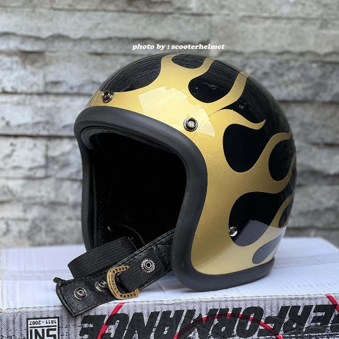 Helm Slimhead Api Gold Flame Editions SNI