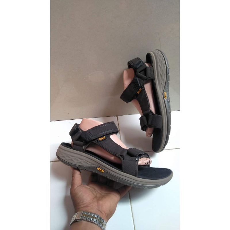 Sandal Teva Strata Universal Size 44.5 Insole 29 cm kondisi Second Like New