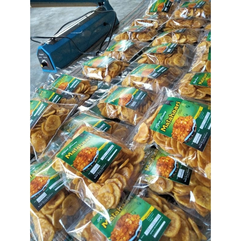 

Kripik pisang isi 100grm keripik pisang manis no pemanis buatan