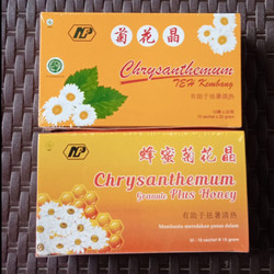 

SU Brand ® Fragrant Chrysanthemum Tea With Honey. Perpaduan antara Madu dengan teh Krisan. Teh krisan (chrysanthemum tea) minuman herbal yang terbuat dari bunga krisan (chrysanthemum). Teh krisan merupakan sumber yang kaya vitamin C, beta-karoten, kalsium