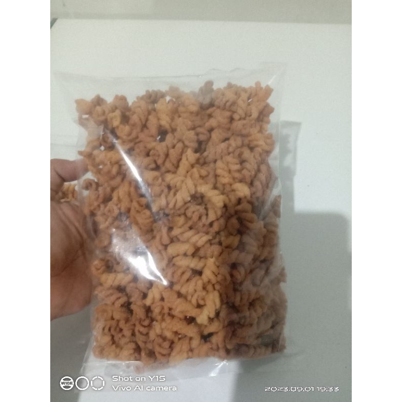 

Snack makaroni spiral rasa ayam panggang 350gr