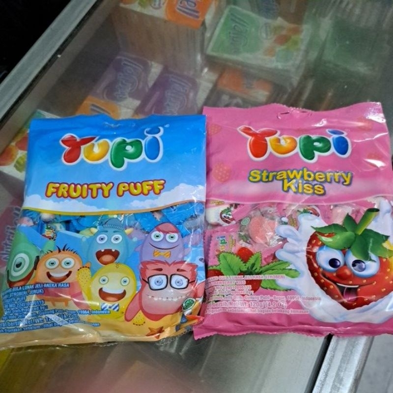 

yupi strawberry kiss ~120gr