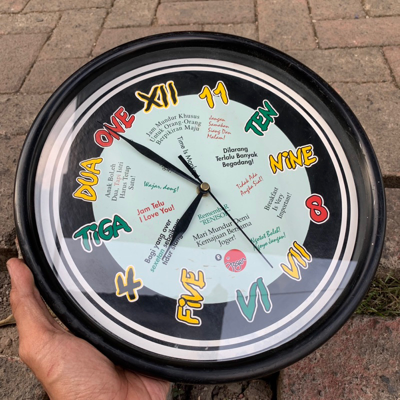 jam dinding joger unik jadul