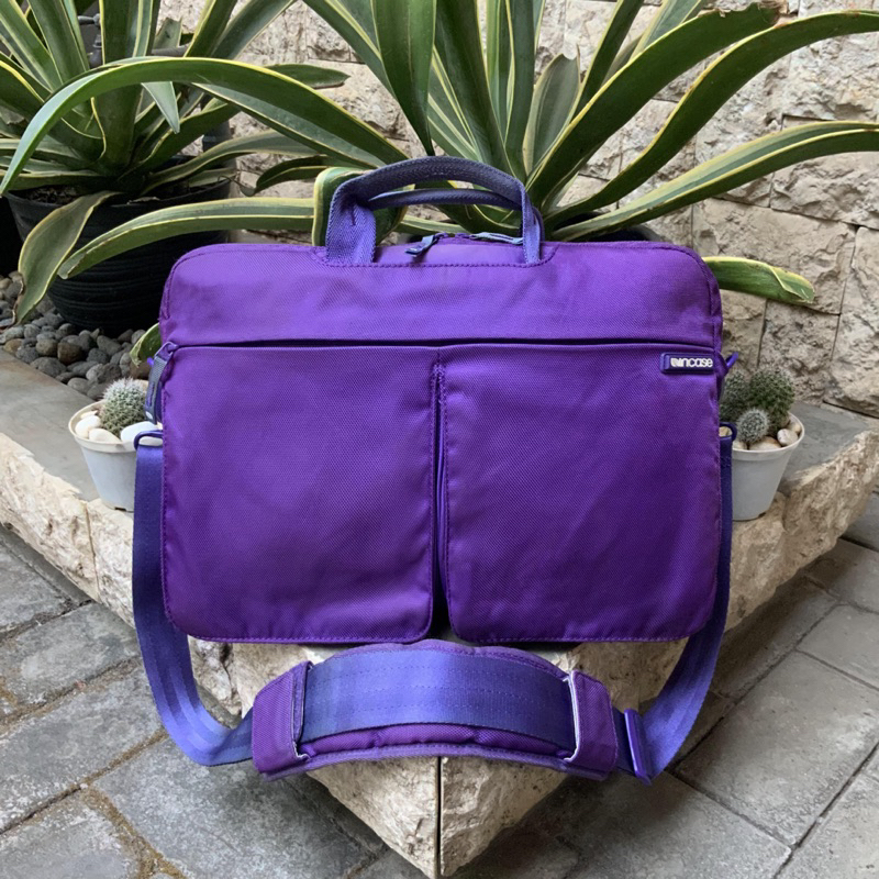 INCASE NYLON SLING SLEEVE LAPTOP BRIEFCASE PURPLE