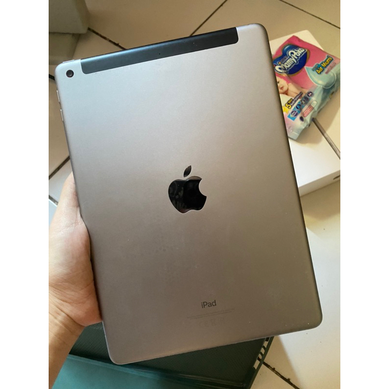 ipad gen 6 - space grey SECOND