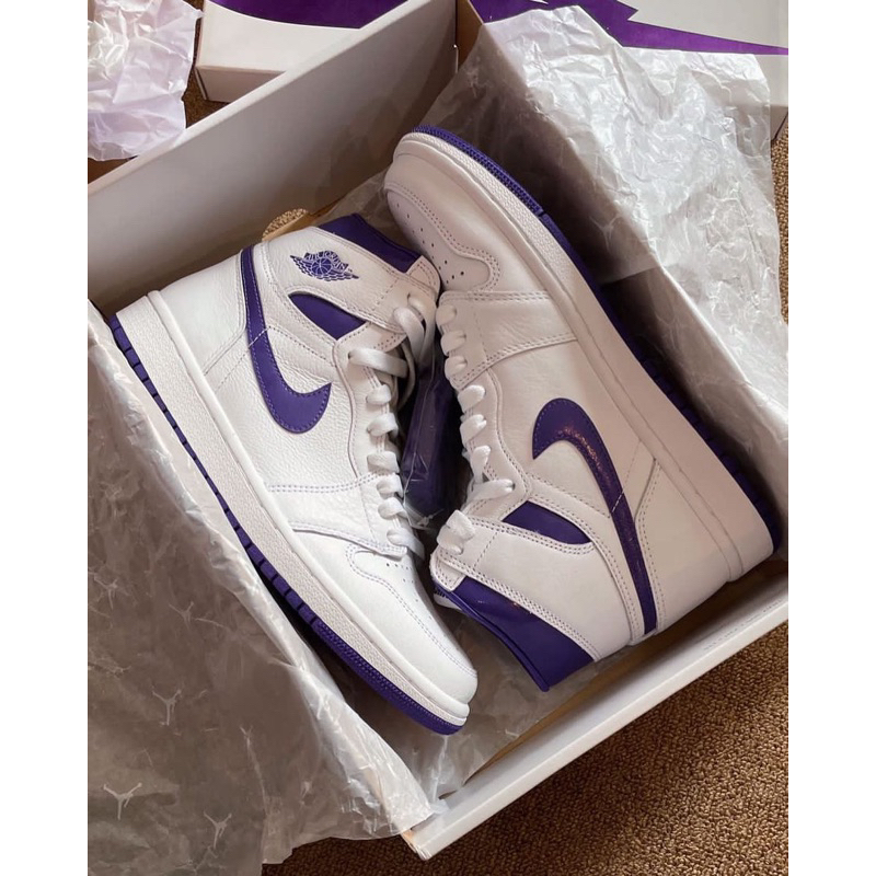 Nike Wmns Air Jordan 1 High OG  Colour : White / Court Purple