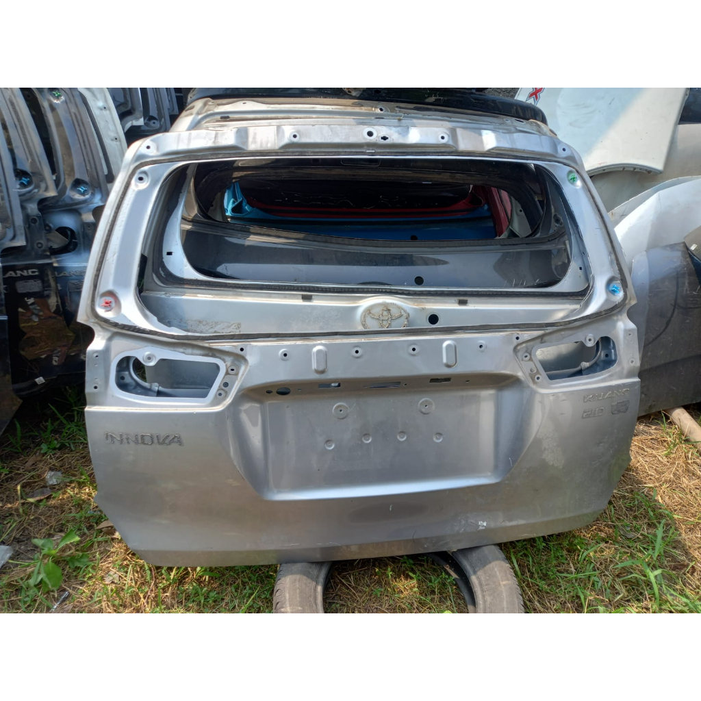 Pintu Bagasi Belakang Innova Reborn