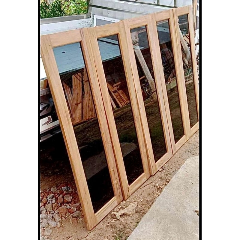 Jendela Kaca Rumah Kayu Jati