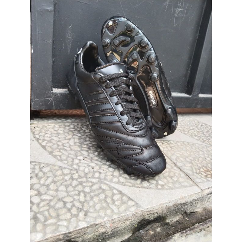 sepatu sepak bola hitam polos pul 13 terlaris kulit sapi