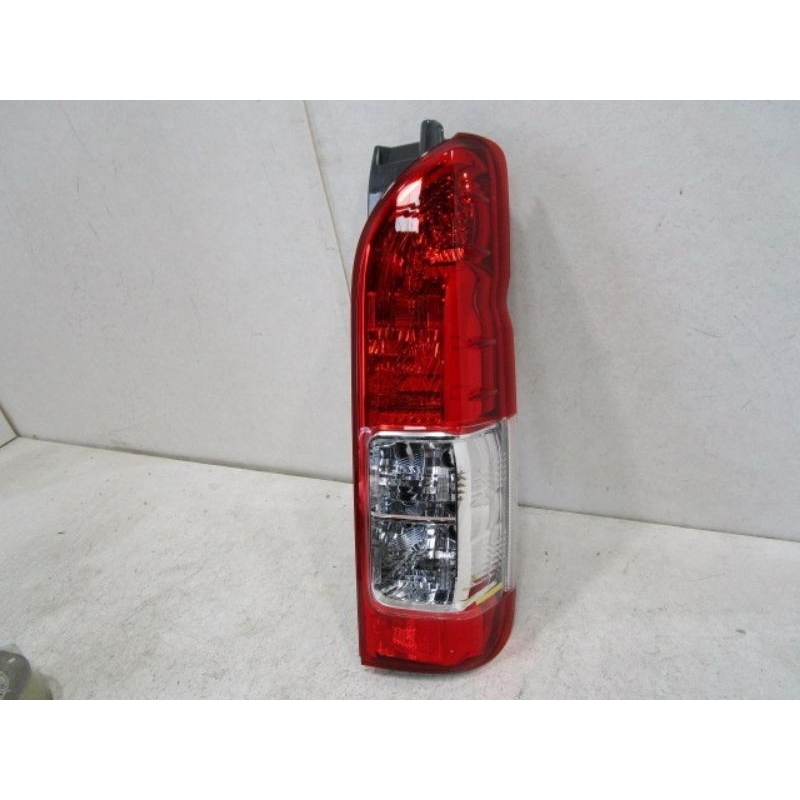 lampu stop belakang hiace commuter kw