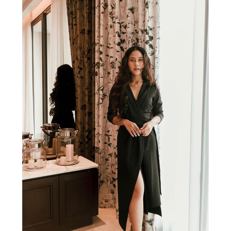 Atvezzo Cora Wrap Dress Cakecaine Nadin Amizah black dress hitam
