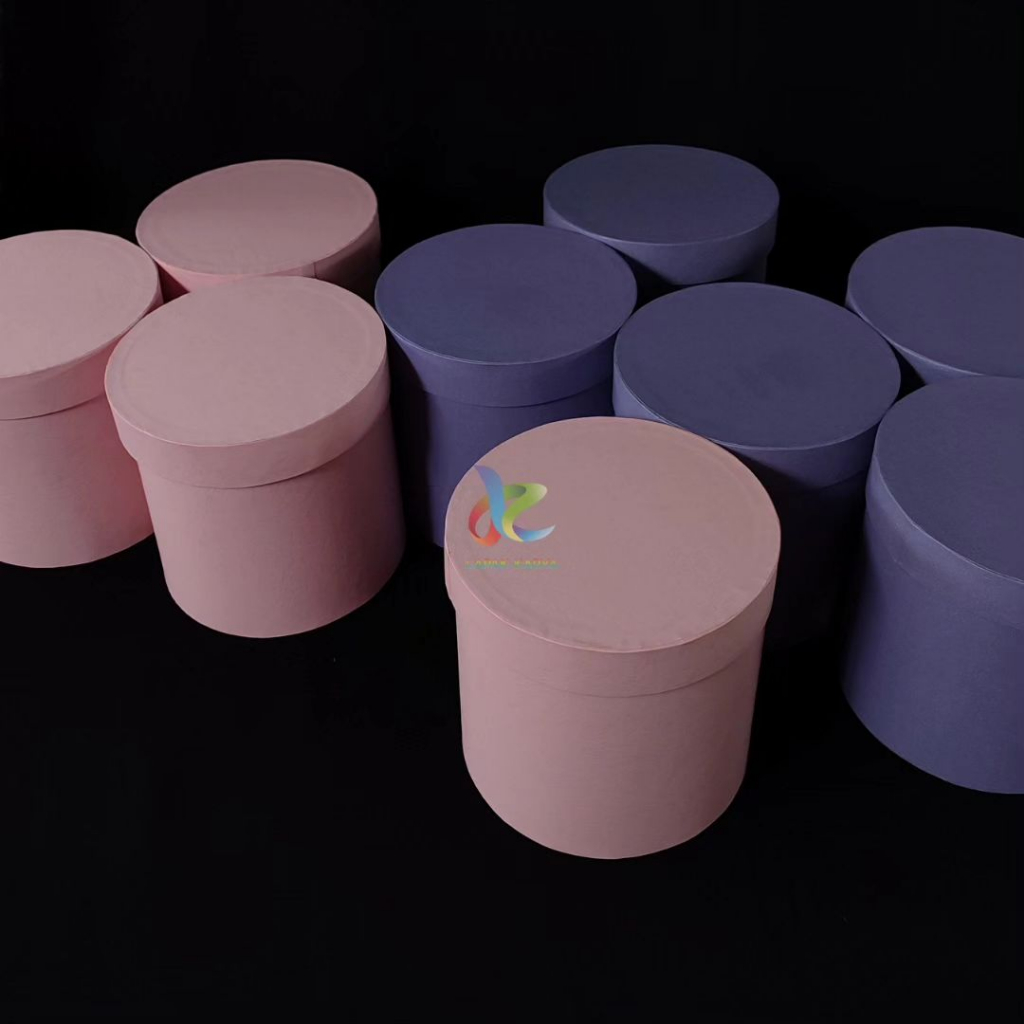 

bloom box round bulat,Box tabung.cocok untuk kado atau bouquet bunga dll- Box bulat Diameter 15 tinggi 15,