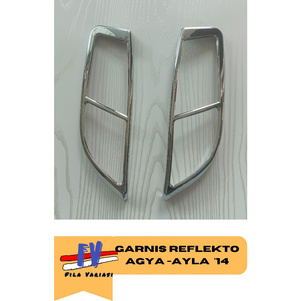 Garnish Lampu Bagasi Belakang Reflektor Mobil Toyota Agya Ayla 2014