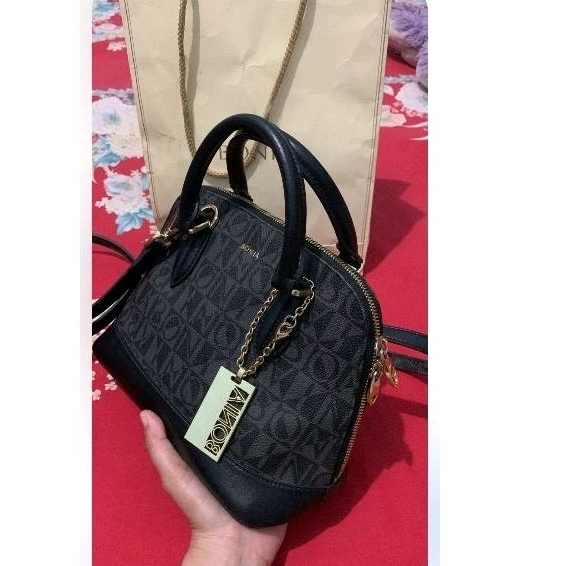 Preloved bonia alma like new