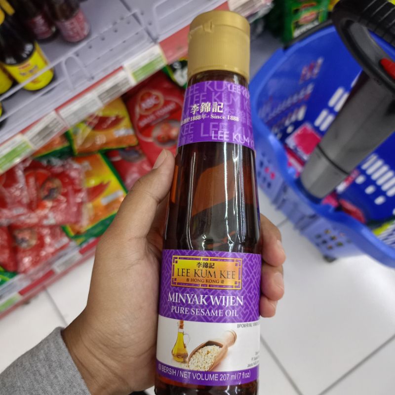 

Lee Kum Kee Pure Sesame Oil Minyak Wijen 115ml 207ml