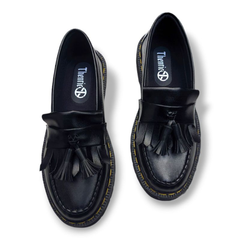 Sepatu Loafers Pria Tassel Adrian Loafers Kulit Unisex | Thentic