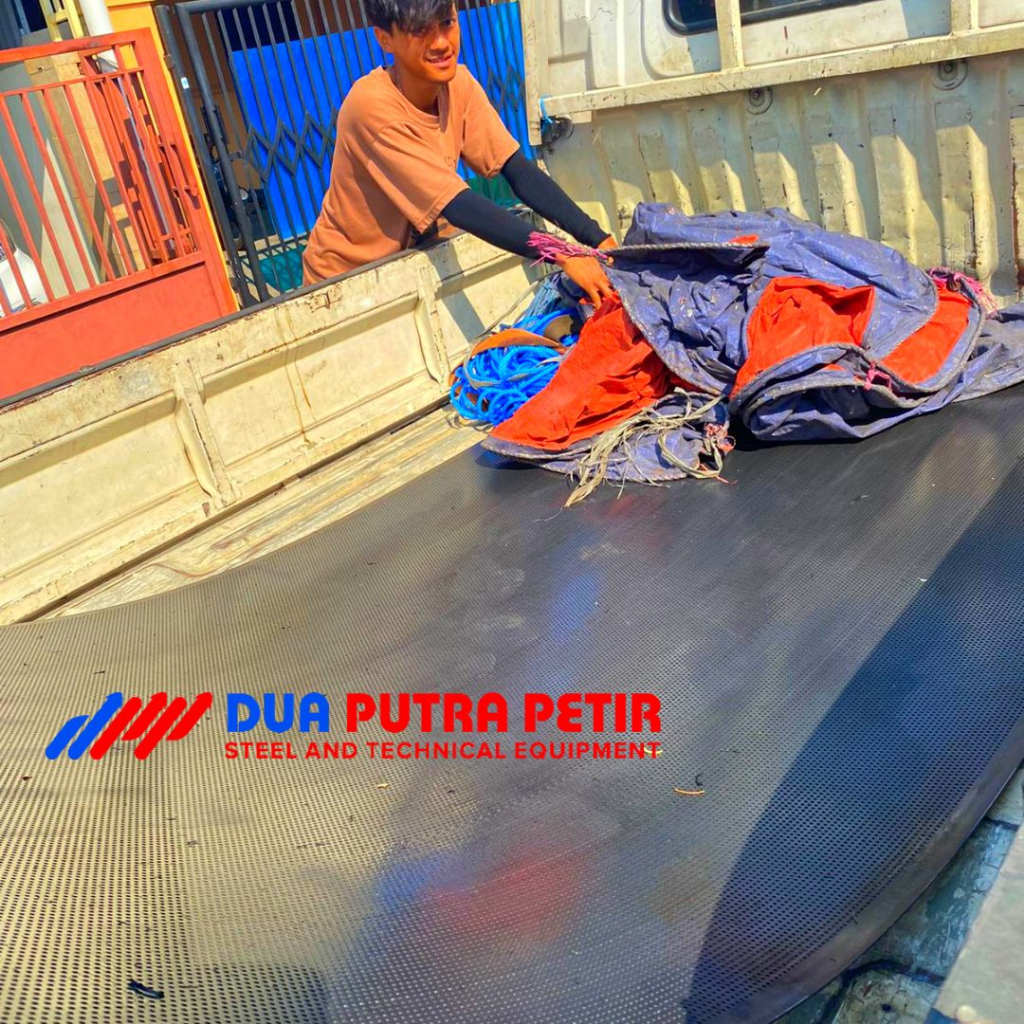 Plat Lubang Besi 1mm x 120 x 240 cm Lobang 1,5 mm