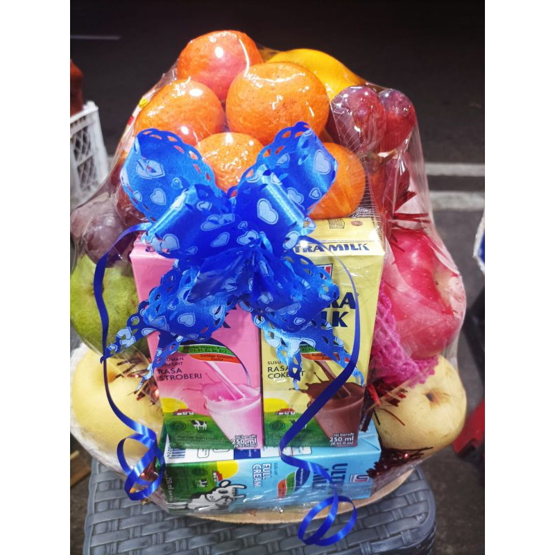 

parcel buah plus susu ultra