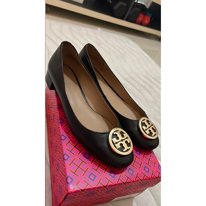 sepatu tory burch