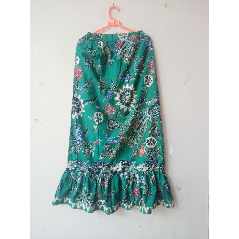 ROK BATIK PREMIUM "SI DOEL" MADURA FLORAL HIJAU - SKIRT BAWAHAN - PRELOVED BY FIL