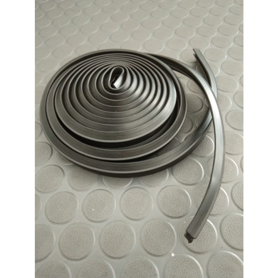 Karet Lis Fender Mobil Suzuki Sidekick